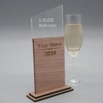 Moderne edle Trophäe, eigener Text oder Logo