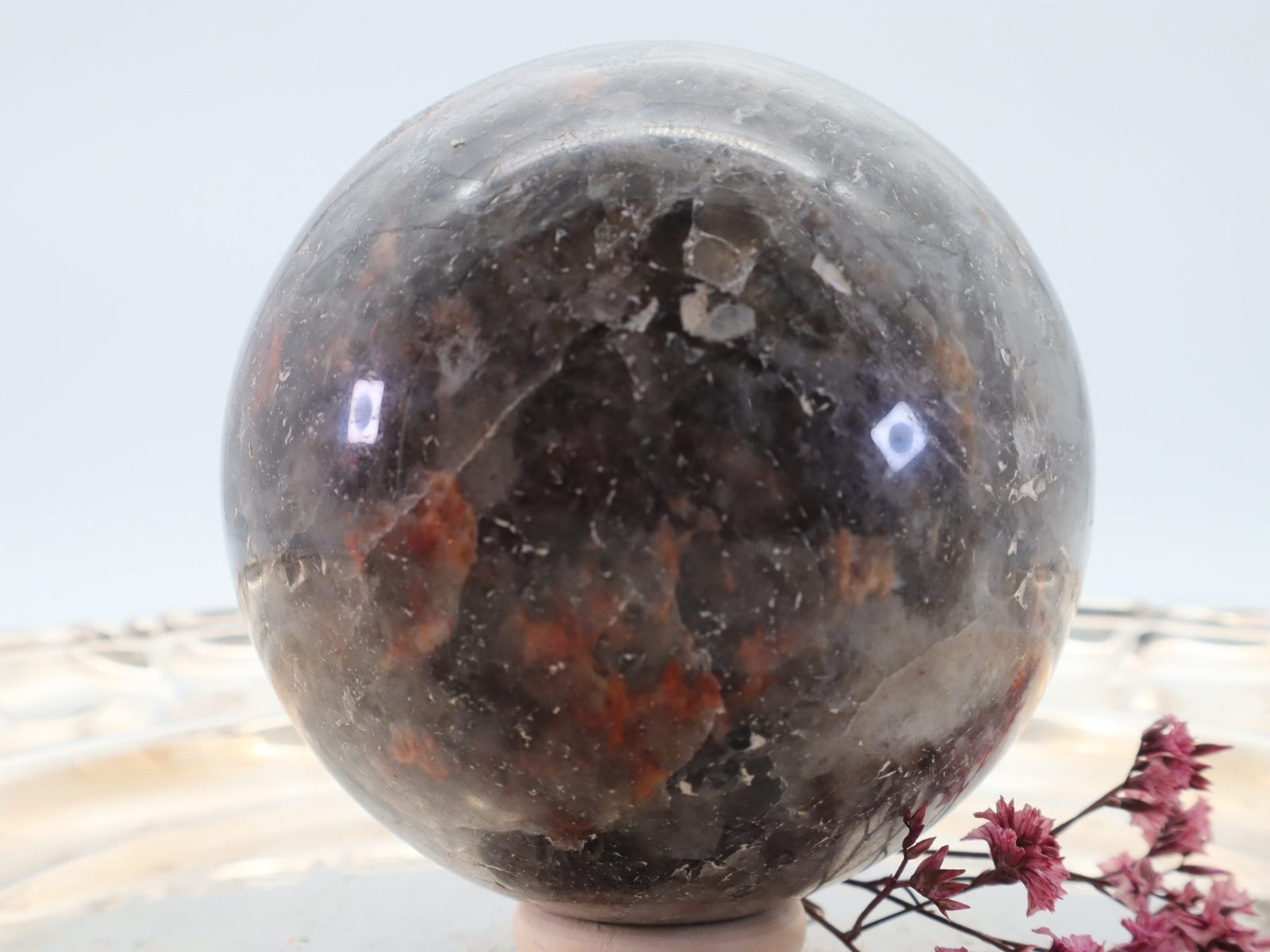 Große Rote Cordierit Edelsteinkugel, seltenes Fundstück, schöne Struktur, 83 mm