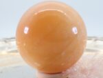 Große Orangen Calcit Edelsteinkugel, 62 mm – Bild 3
