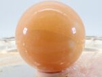 Große Orangen Calcit Edelsteinkugel, 62 mm – Bild 5