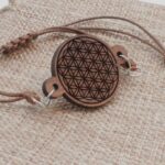 Lebensblume Armband aus Holz – Bild 3