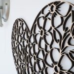 Wanddeko, Wandschild Herz aus Holz mit Ornament Blumen Muster – Bild 4