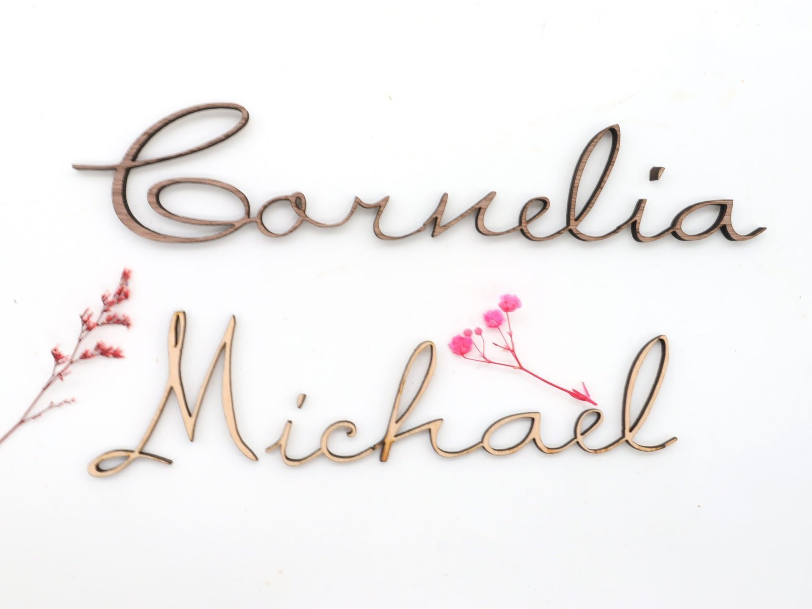 Namen als Schriftzug in Nussbaum, Ahorn, Buche personalisiertes Namenschild