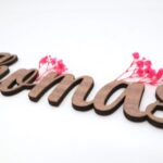 Namen als Schriftzug in Amerikanischen Nussbaum, personalisiertes Namenschild – Bild 5