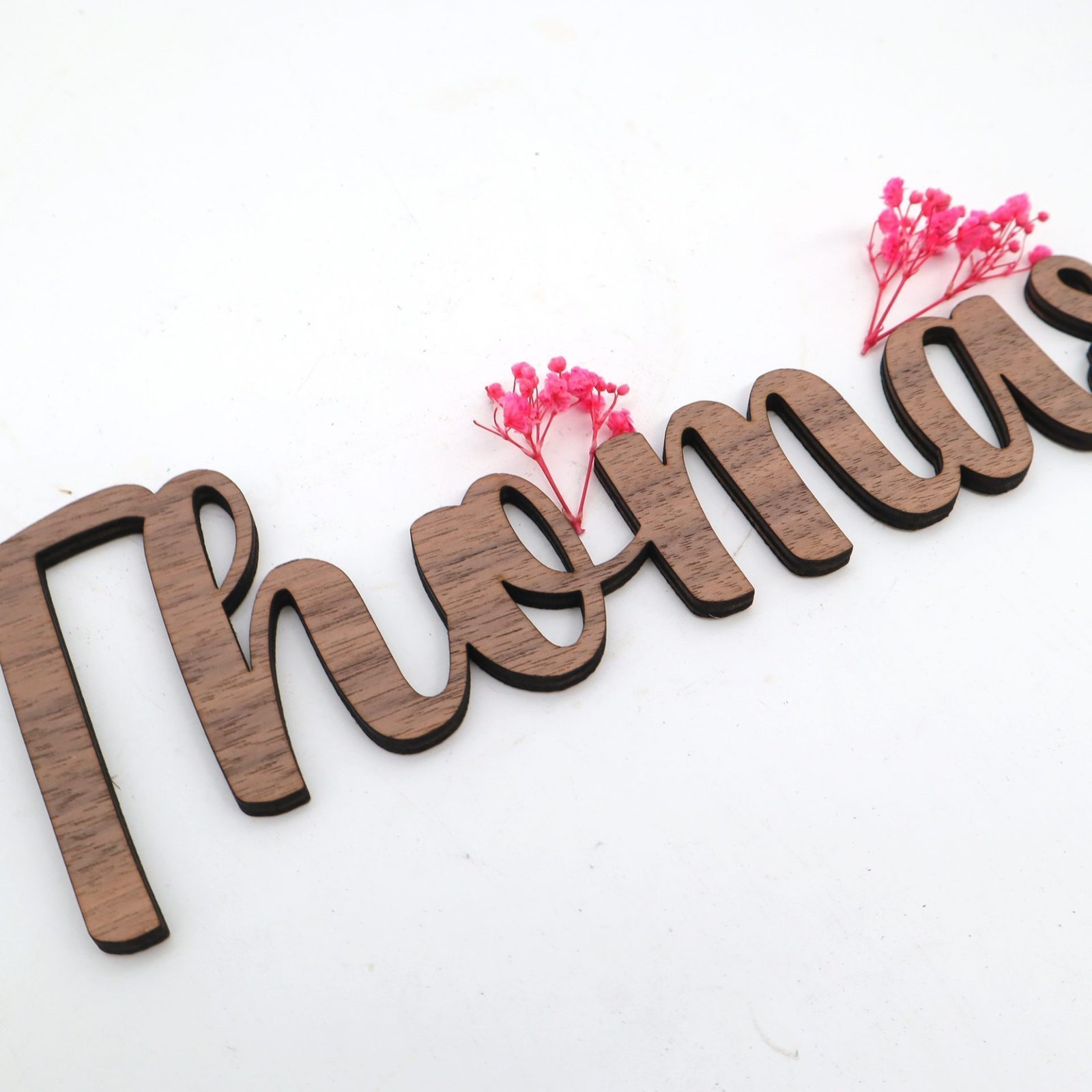 Namen als Schriftzug in Amerikanischen Nussbaum, personalisiertes Namenschild