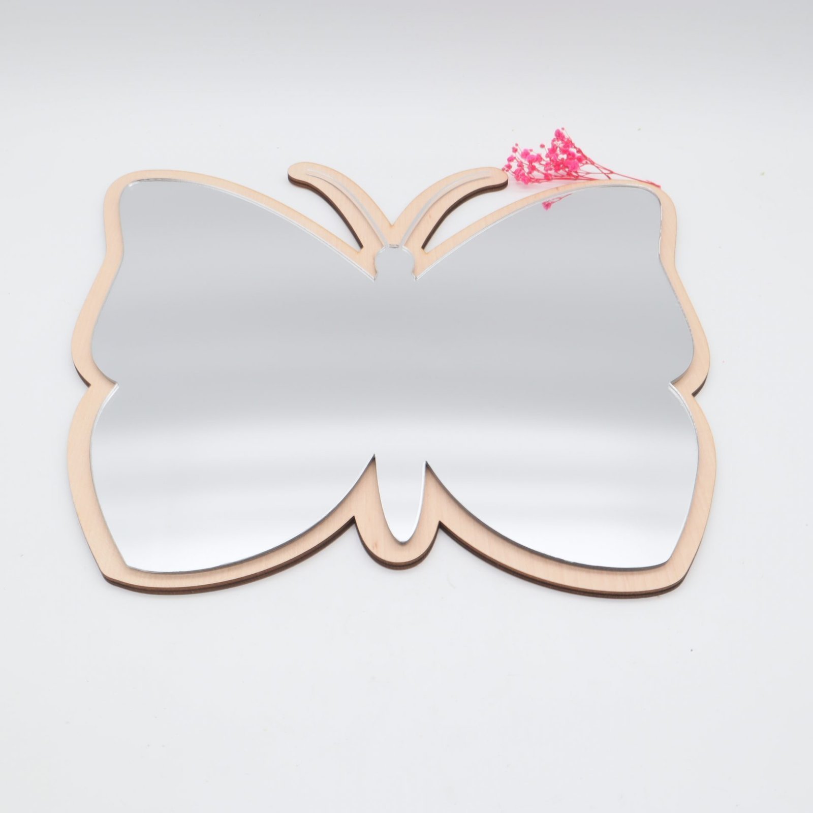 Spiegel für Kinderzimmer feiner Schmetterling