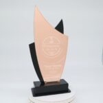 Moderne edle Sport Trophäe, eigener Text Logo, farbiges und klarem Acryl - Personalisierte Gravur - Pokal - Auszeichnung - Elegante Ehrungen – Bild 3