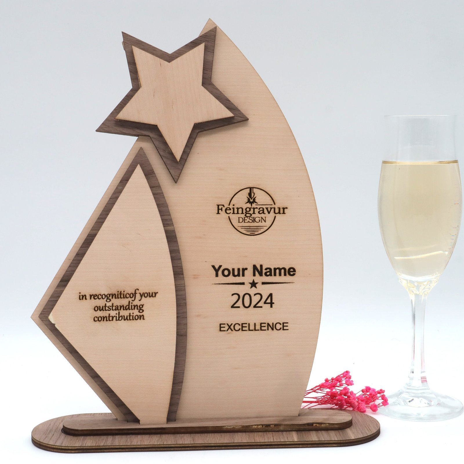 Moderne edle Trophäe, eigener Text oder Logo, aus wertvollem Nussbaum und feinem Ahorn - Personalisierte - Pokal - Auszeichnung - Elegant