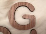 HOLZ BUCHSTABEN AHORN / NUSSBAUM, natürliche Holzbuchstaben, Personalisierter Schriftzug – Bild 2
