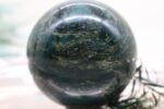 Grüne Jade Jaspis Kristallkugel Edelsteinkugel, 59mm – Bild 3