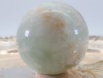 Große Pistazien Calcit Edelsteinkugel, 61 mm – Bild 2