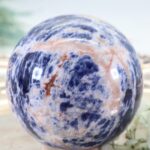 Sodalit Edelsteinkugel in Königsblau - hohe Qualität 60 mm – Bild 10