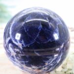 Sodalit Edelsteinkugel in Königsblau - hohe Qualität 60 mm – Bild 8