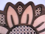 SONNENBLUME mit RATTAN Muster aus Nussbaum und Buche Sperrholz – Bild 4